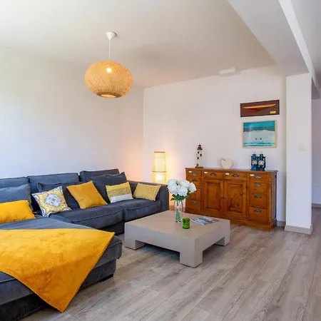 بيت للعطل Les Matelos By Interhome